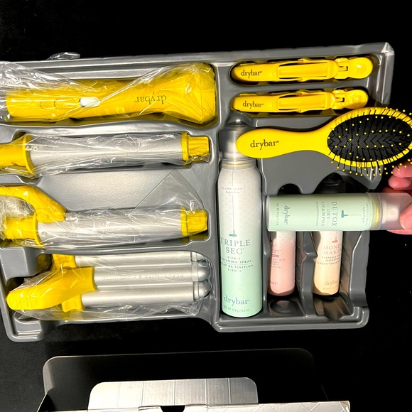 drybar Mix & Mingle - Picture 3 of 3